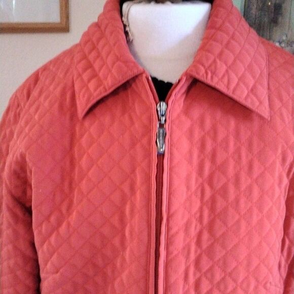 Aeros Quilted Jacket - Picture 2 of 10